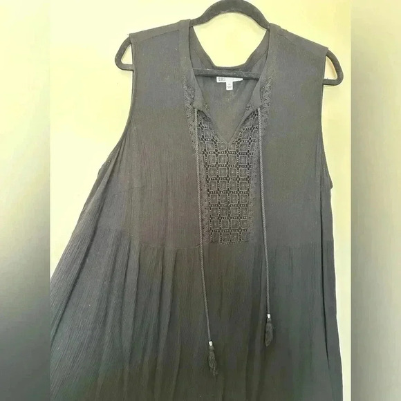 Never Worn DR2 Black Sleeveless Top with Slit Neck - Picture 1 of 6